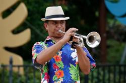 雷速体育电脑版官网下载-菲律宾队成功勇夺冠军，喜获掌声