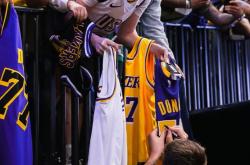 雷速体育电脑版官网-魔术鏖战热火，易建联高光表现