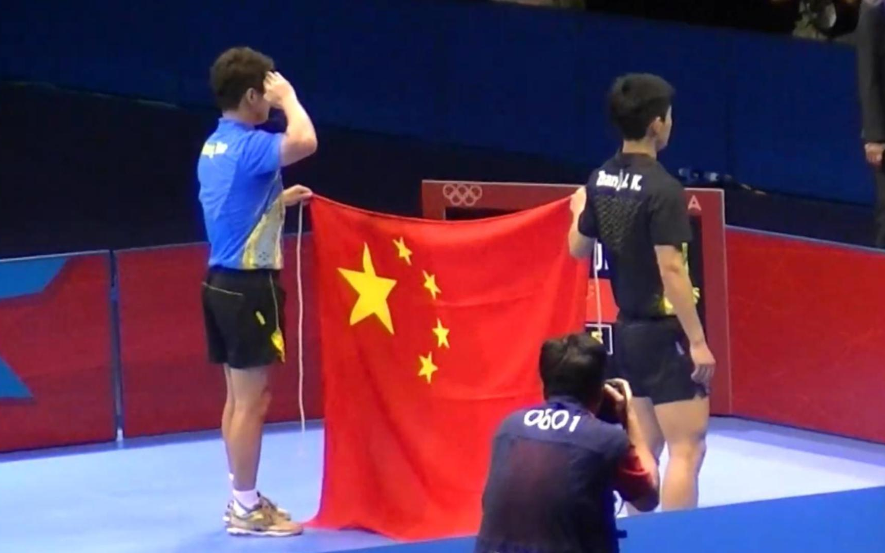 张继科在伦敦的比赛中夺冠