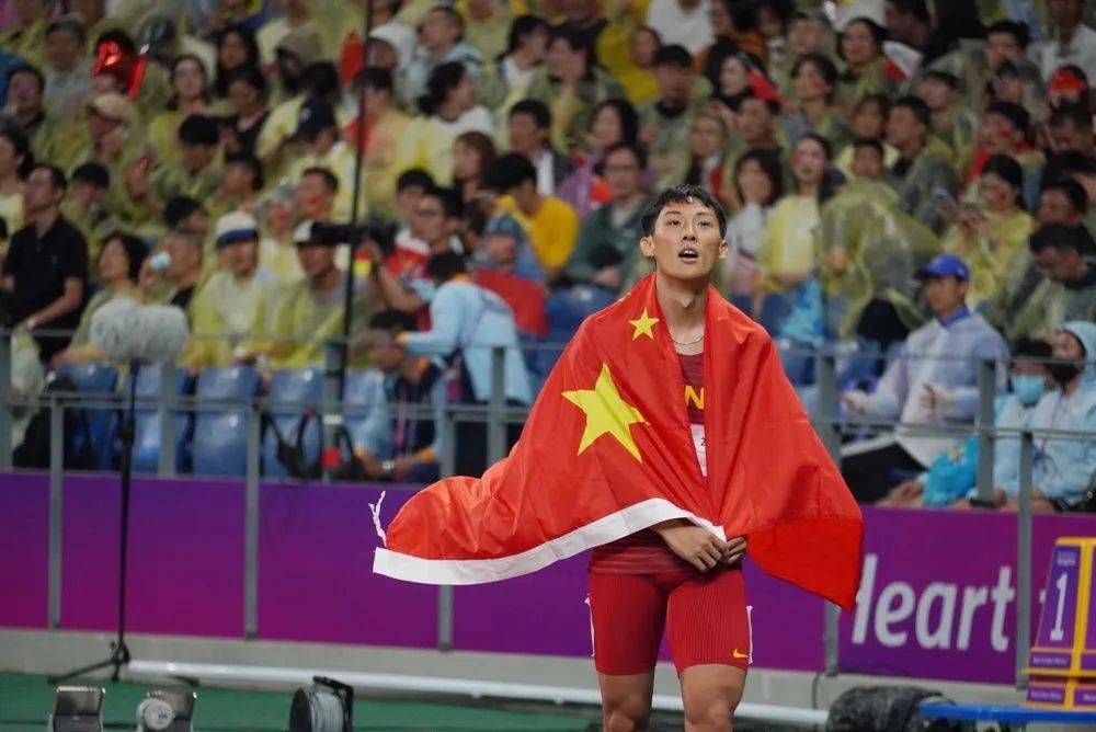 挪威运动员实现逆袭,登上领奖台的简单介绍 挪威运动员实现逆袭,登上领奖台的简单介绍